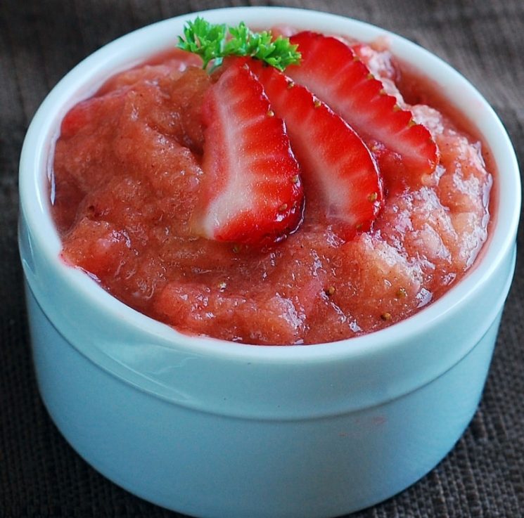 Strawberries and Rhubarbs Applesauce. Add some extra benefits to your applesauce!